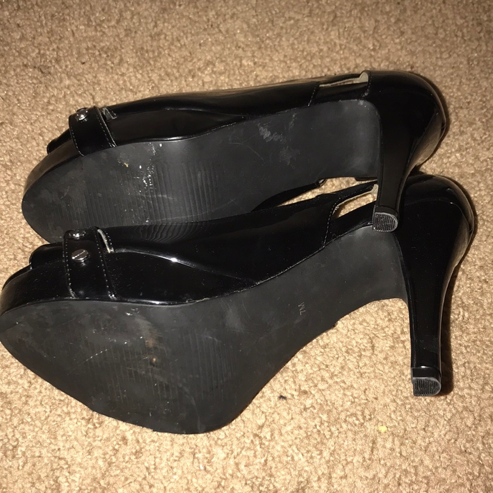G by guess black pumps - Picture 4 of 4